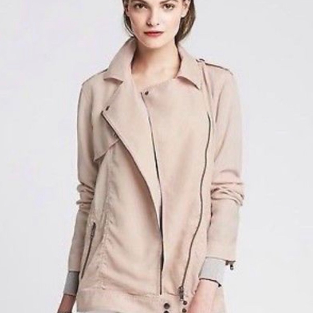 Great condition Banana Republic blush jacket
